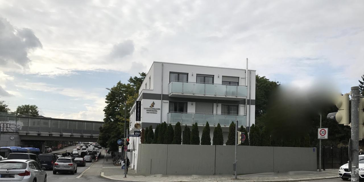 Sahara Falcon Munich Exterior photo
