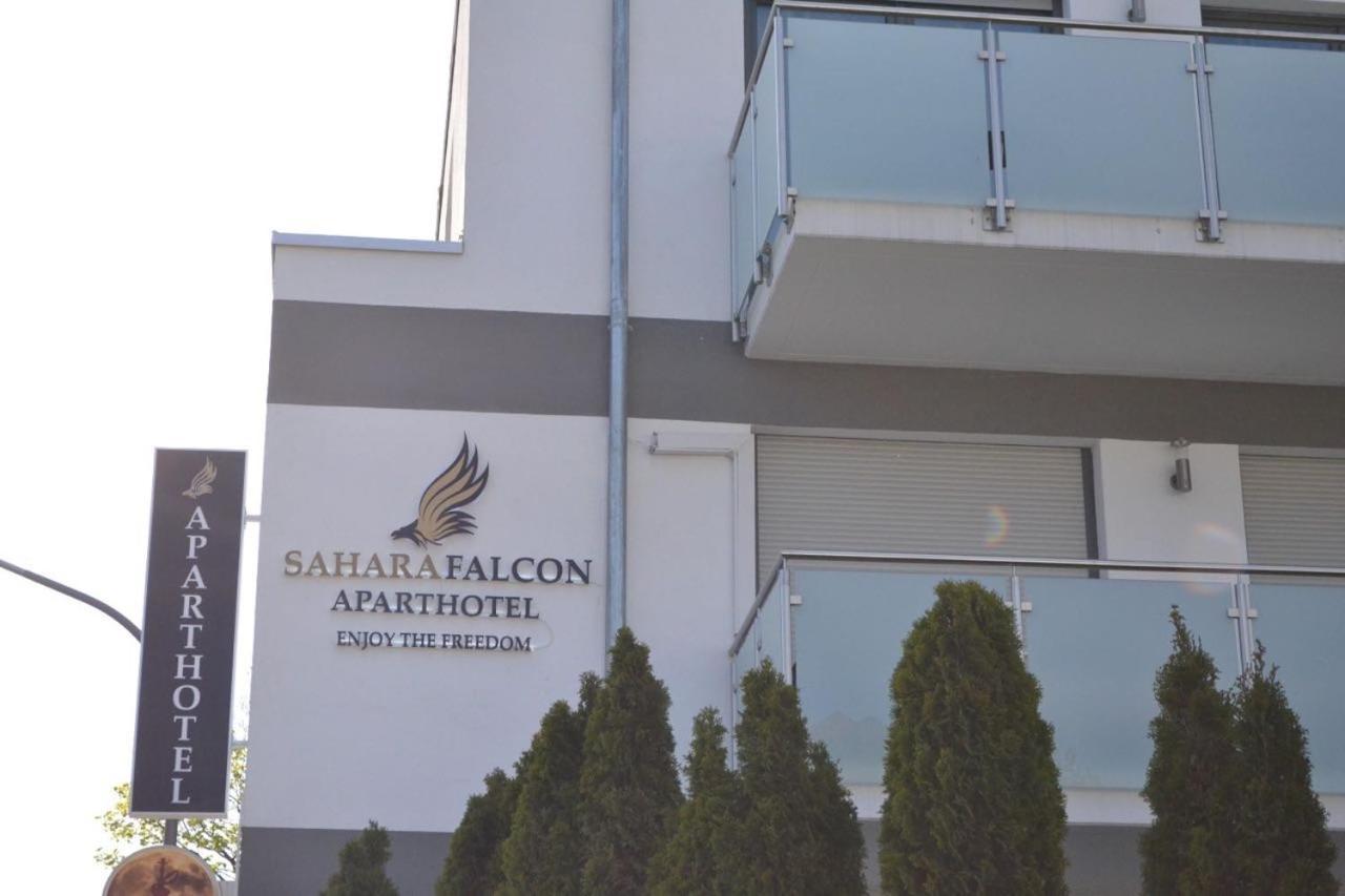 Sahara Falcon Munich Exterior photo